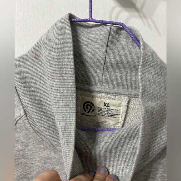 Champion Gray Sweatshirt - Picture 2 of 3